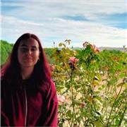 estudiante de magisterio primaria en bilingüe muy creativa y con muchas  ganas, que le encanta la música y ayudar a los demás